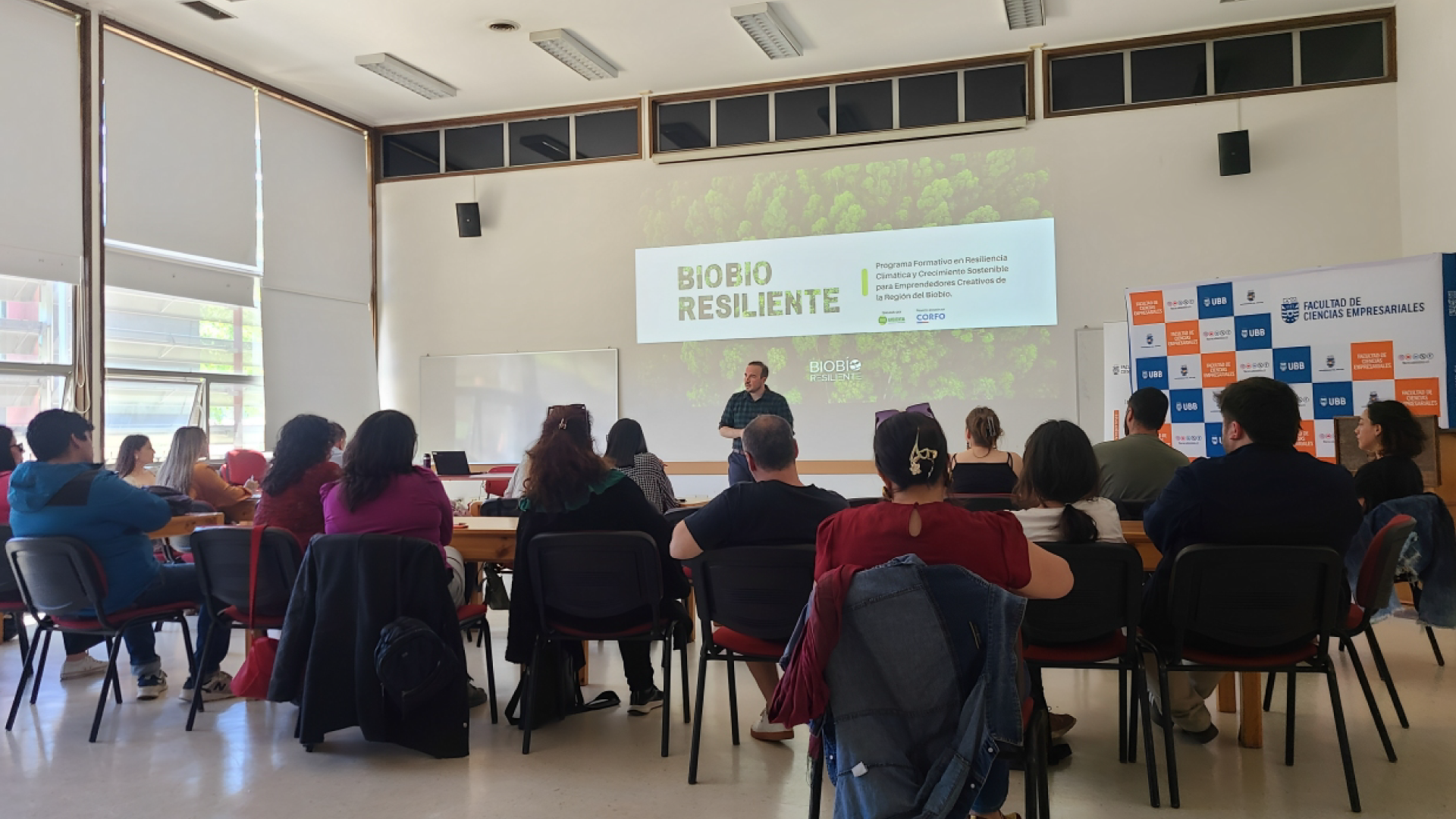 Introducción al cambio climático, mitigación y adaptación, normativa ambiental, indicadores y certificaciones ambientales